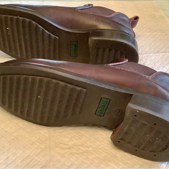 COLE HAAN, all leather, chelsea riding style boot. Soft supple, brown, lined - Picture 13 of 14